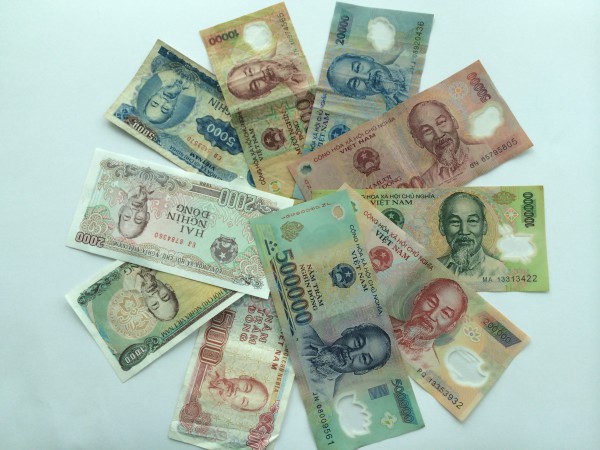 ベトナム70万ドン - 貨幣